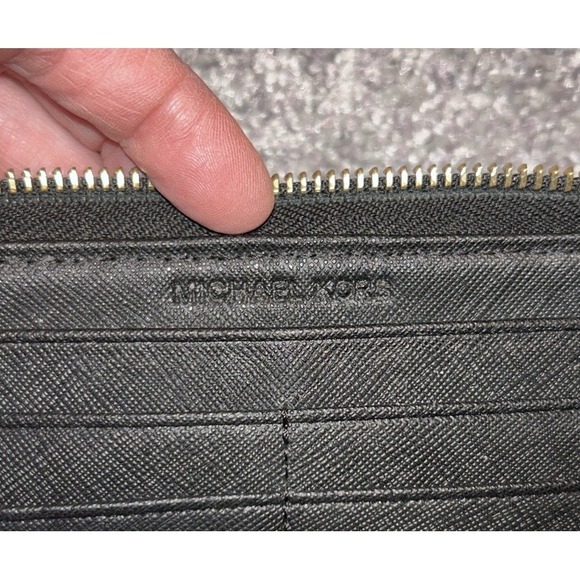 Michael Kors Wallet Croc Embossed Black Zip-around Gold Zipper - Picture 9 of 9